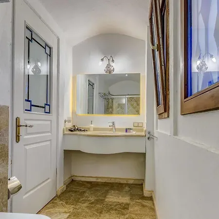 Cunda Battalos Kucuk Hotell 2*