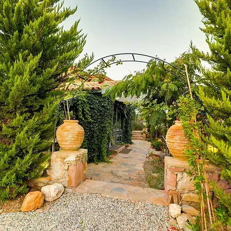 Cunda Battalos Kucuk Otel Ayvalı