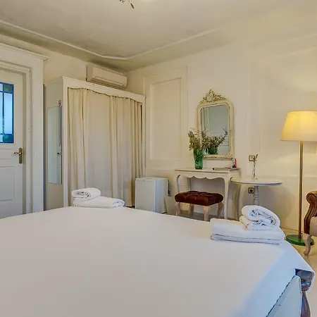 Cunda Battalos Kucuk Otel Ayvalı