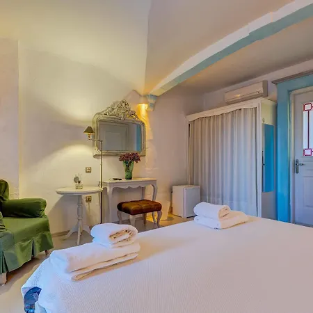 Otel Cunda Battalos Kucuk 2*