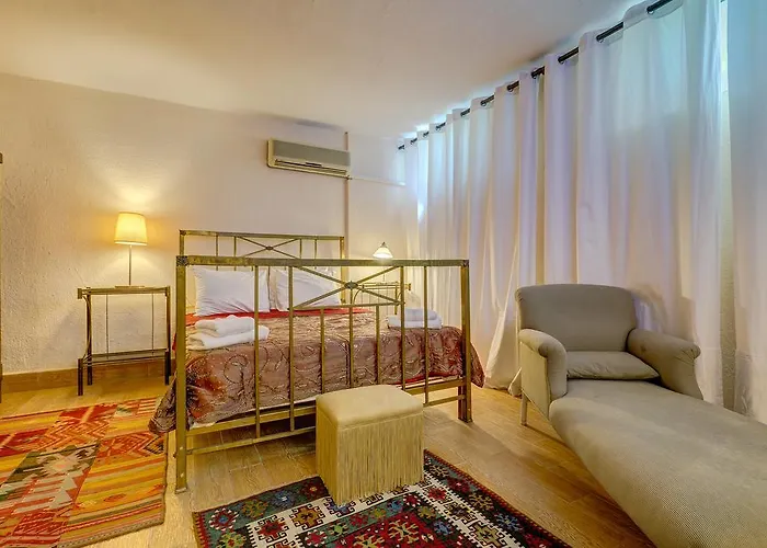 Hotell Cunda Battalos Kucuk