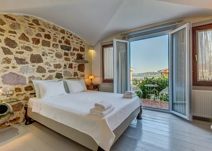 Hotell Cunda Battalos Kucuk