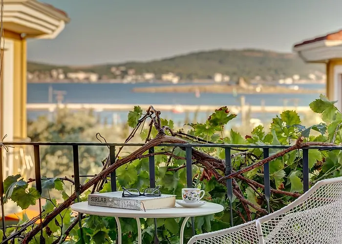 Hotell Cunda Battalos Kucuk