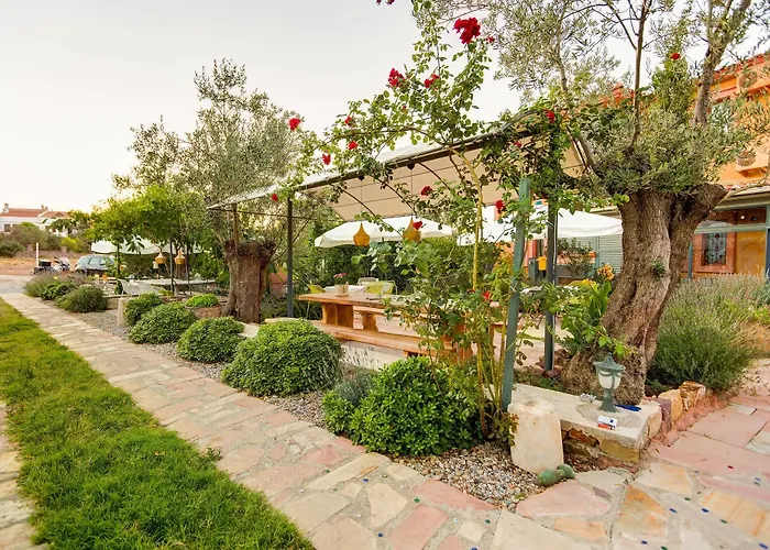 Hotell Cunda Battalos Kucuk